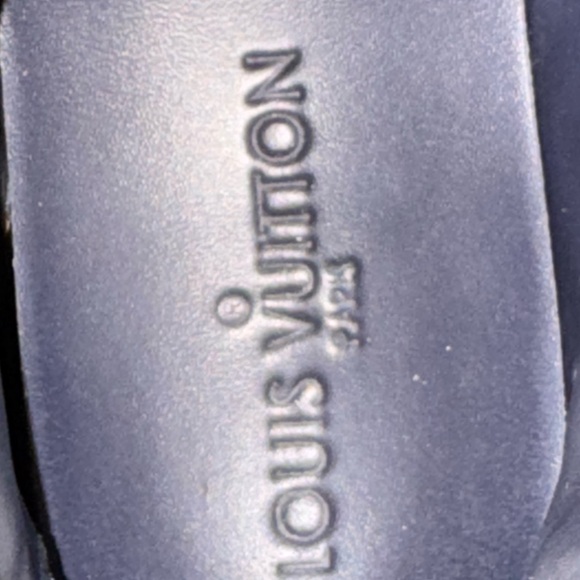 LOUIS VUITTON MEN SNEAKERS - Picture 11 of 13